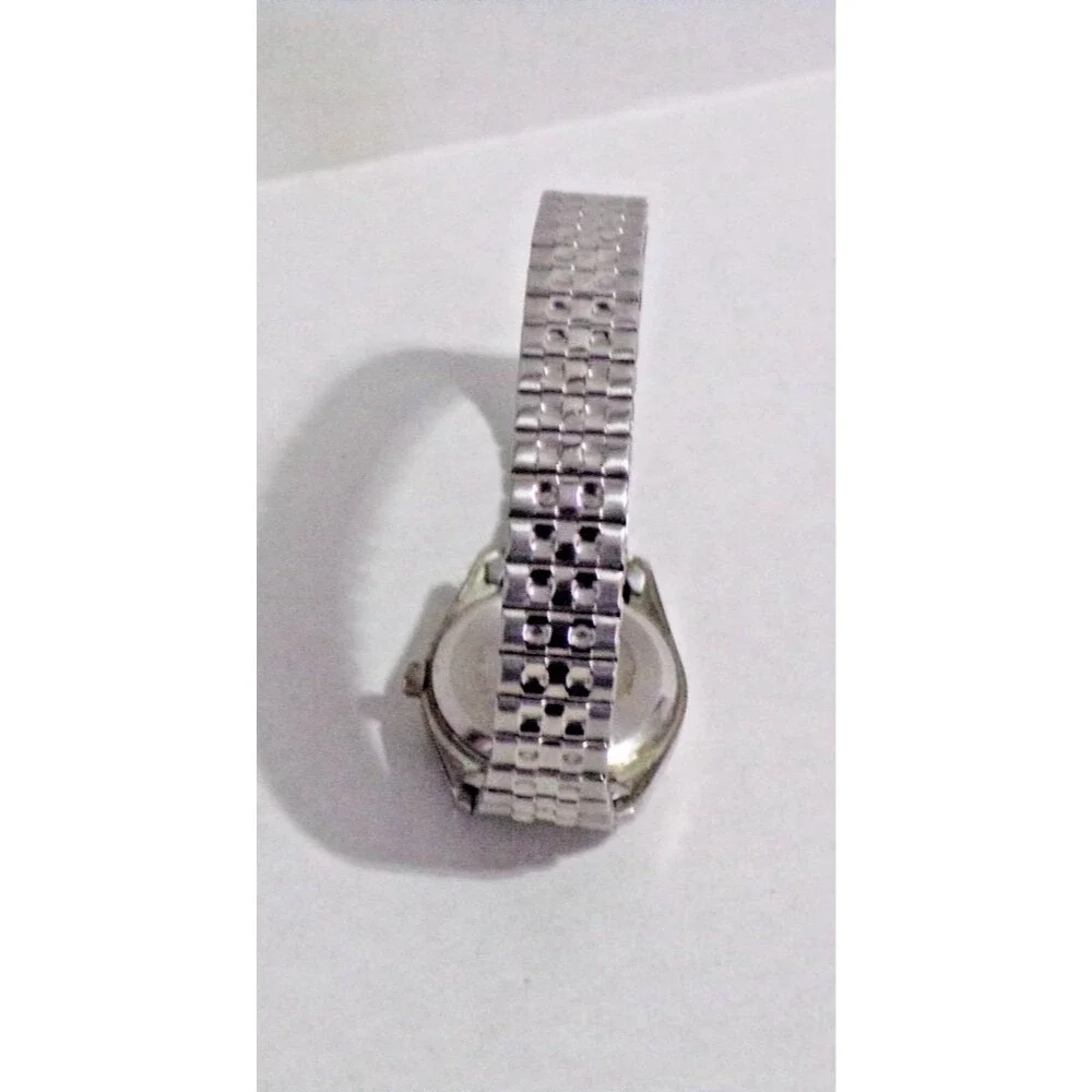 Vintage Benrus Women's Wristwatch Not‎ Water Resistance Date Silver Stretch Band